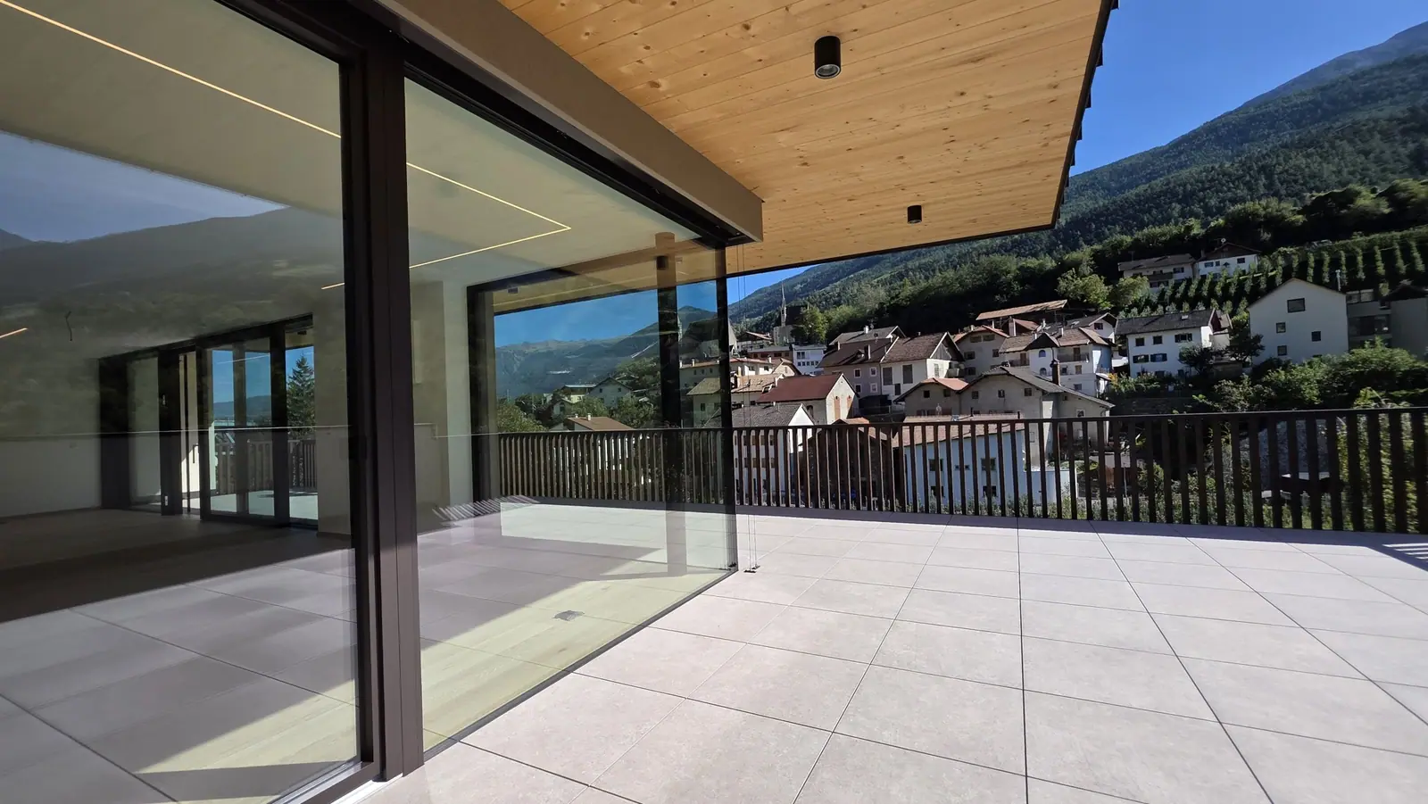 Exklusives Penthouse mit Eckterrasse und unvergleichlicher Aussicht, provisionsfrei, letzte Wohnung, Schlanders
